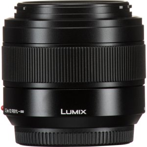 Panasonic Leica DG Summilux 25mm f/1.4 ASPH Lens
